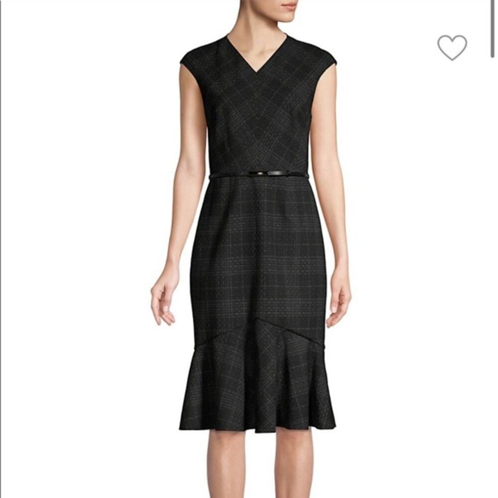 Elie Tahari 6 Shift Dress Black Plaid Hourglass V Neck Flared Hem Sleeveless